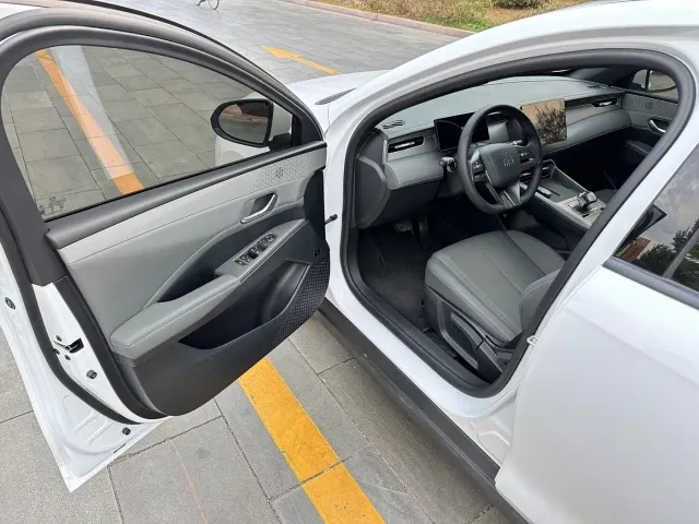 BYD Qin PLUS — Фото автомобиля 12