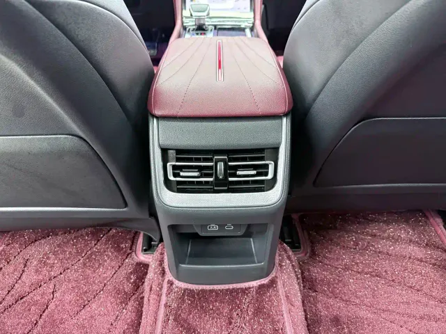 Hongqi H5 — Фото автомобиля 11