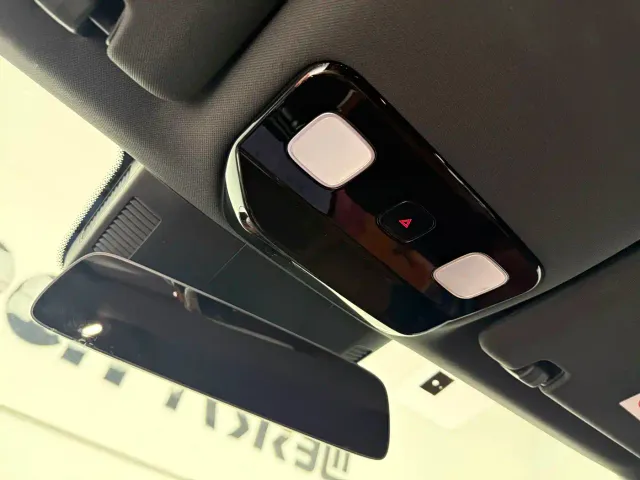 Li Auto L8 — Фото автомобиля 11