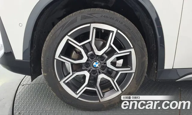 BMW X1 U11 — Фото автомобиля 5