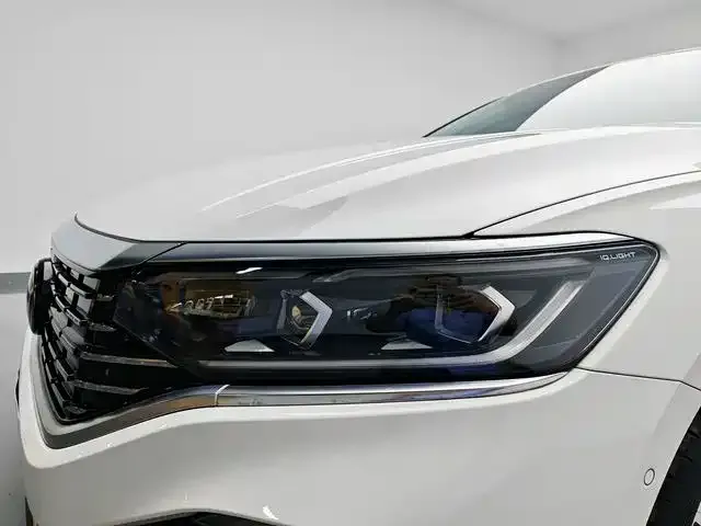 Volkswagen Passat — Фото автомобиля 18