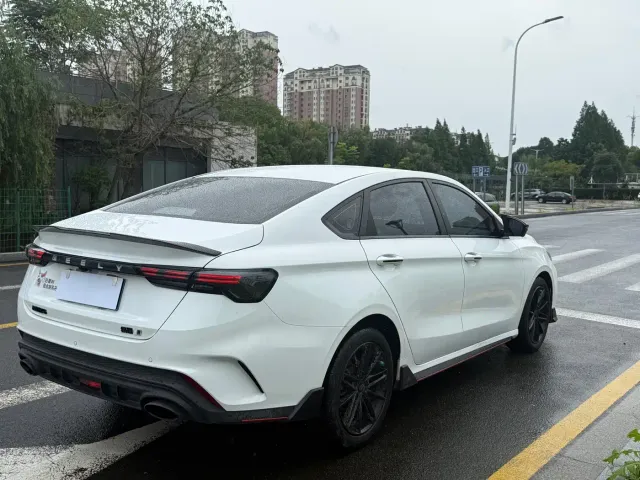 Geely Binrui — Фото автомобиля 13