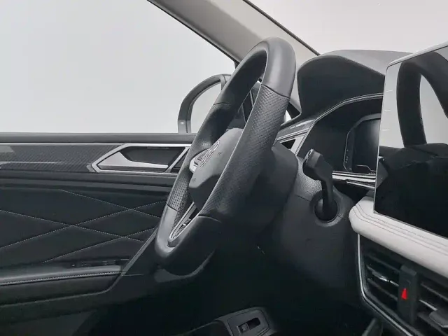 Volkswagen Tiguan L — Фото автомобиля 22