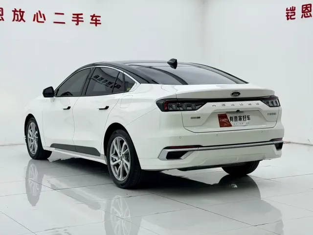 Ford Mondeo — Фото автомобиля 6