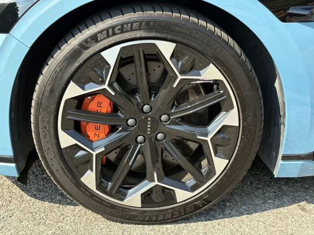 Zeekr 007 GT — Фото автомобиля 4