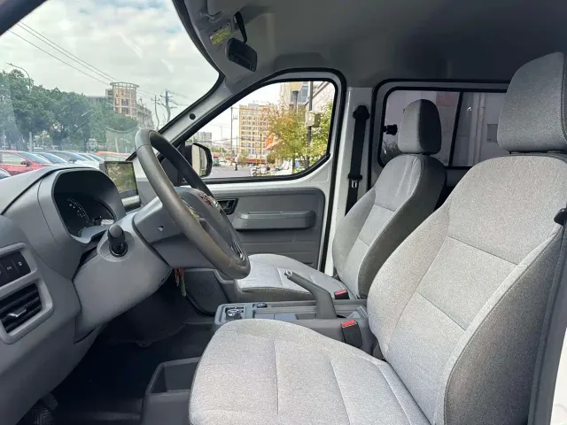 Wuling Yangguang — Фото автомобиля 4