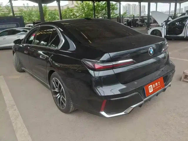 BMW 7 Series — Фото автомобиля 4