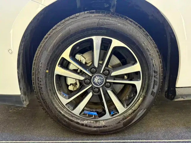 BYD Qin PLUS — Фото автомобиля 11