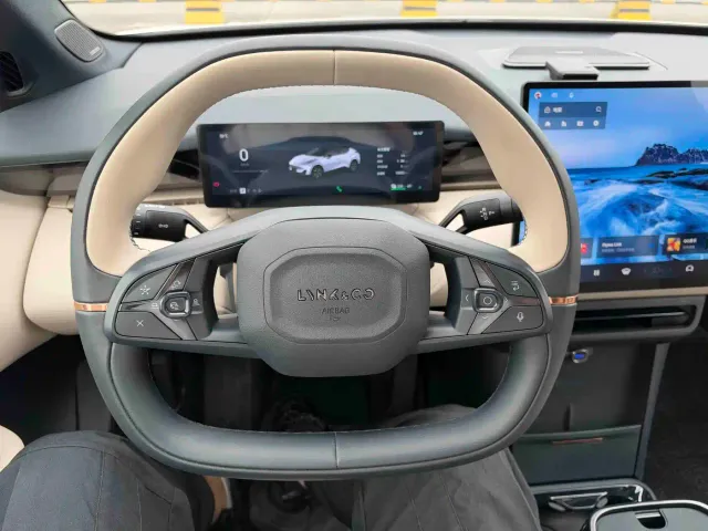 Lynk & Co Z20 — Фото автомобиля 13