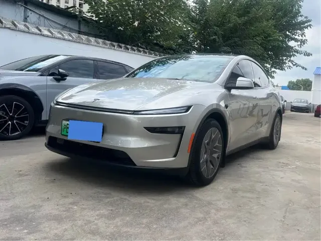 Фотография автомобиля — Tesla Model Y L