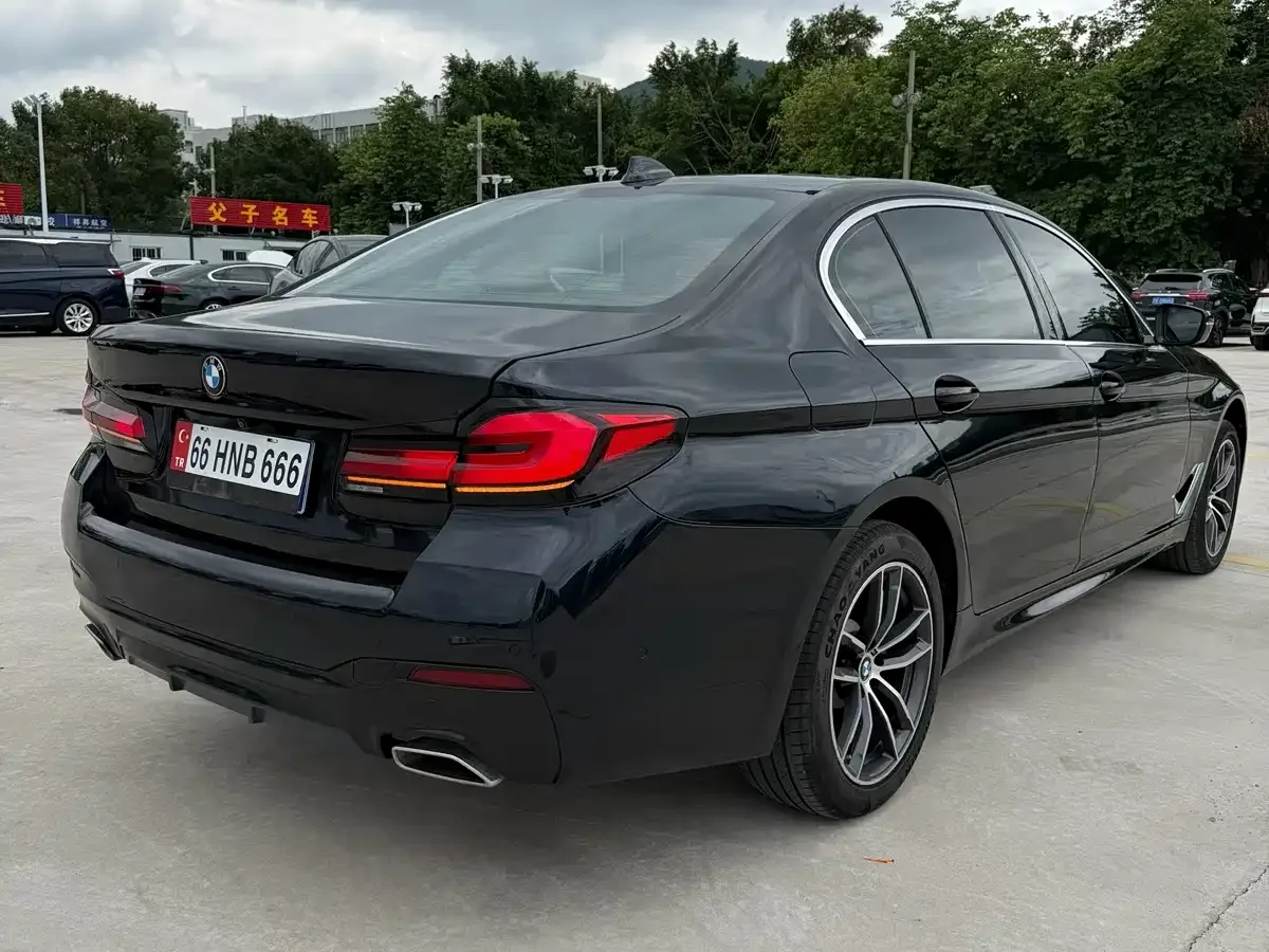 BMW BMW 5 Series 2022 Facelift 525Li Luxury Package — Фото автомобиля 8