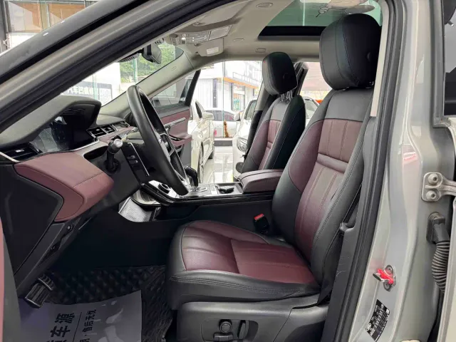 Land Rover Range Rover Evoque 2021 Range Rover Evoque L 249PS R-Dynamic SE Luxury Edition — Фото автомобиля 6