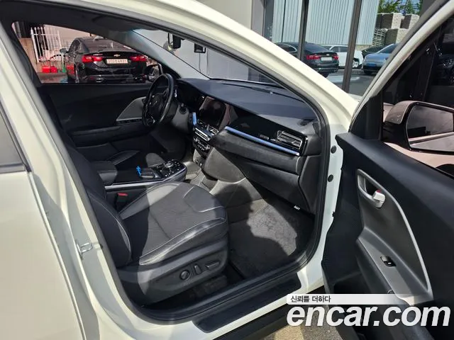 Kia Niro — Фото автомобиля 14