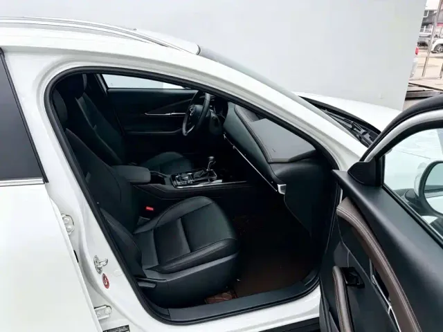 Mazda CX-30 — Фото автомобиля 9
