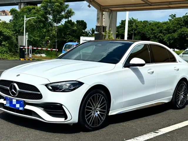 Фотография автомобиля — Mercedes-Benz C-Class