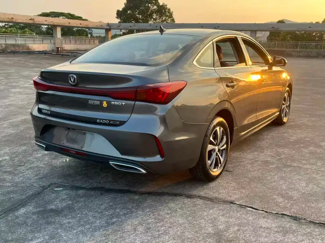 Changan Eado — Фото автомобиля 10