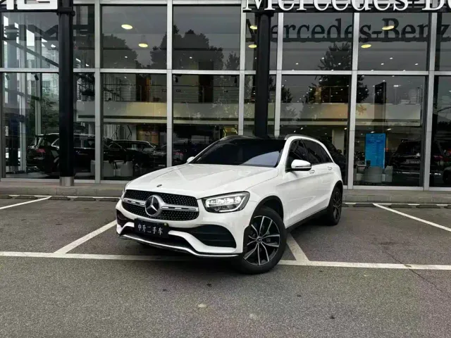 Фотография автомобиля — Mercedes-Benz GLC-Class