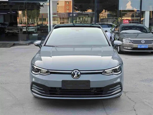 Volkswagen Golf — Фото автомобиля 2