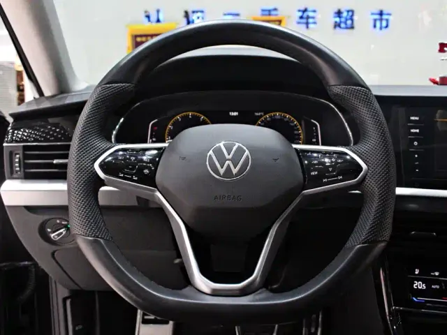 Volkswagen Passat — Фото автомобиля 6