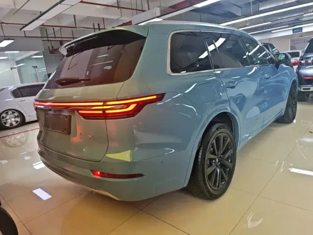 Li Auto ONE — Фото автомобиля 6