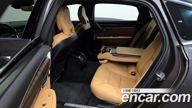 Volvo S90 — Фото автомобиля 20