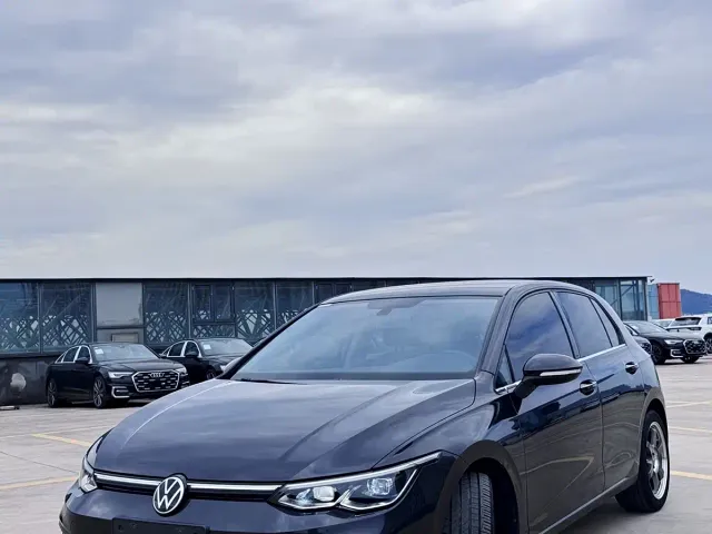 Volkswagen Golf — Фото автомобиля 2