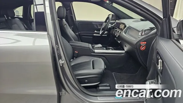 Mercedes-Benz EQA — Фото автомобиля 8