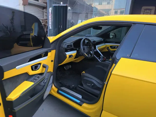 Lamborghini Urus — Фото автомобиля 13