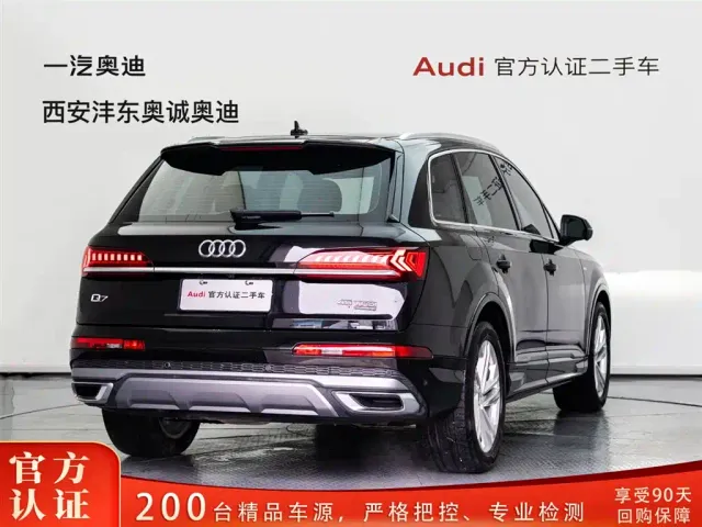 Audi Q7 — Фото автомобиля 4