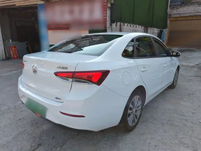 Buick Excelle — Фото автомобиля 6