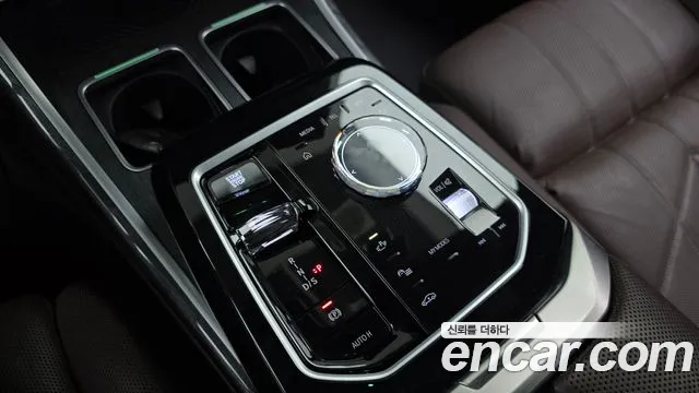 BMW 7 Series G70 — Фото автомобиля 9