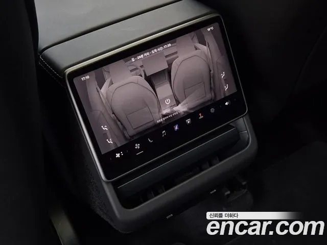Tesla Model Y — Фото автомобиля 19