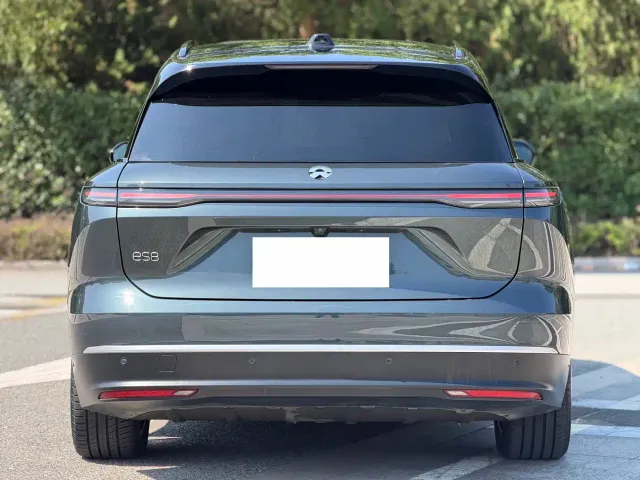 Nio ES8 — Фото автомобиля 16