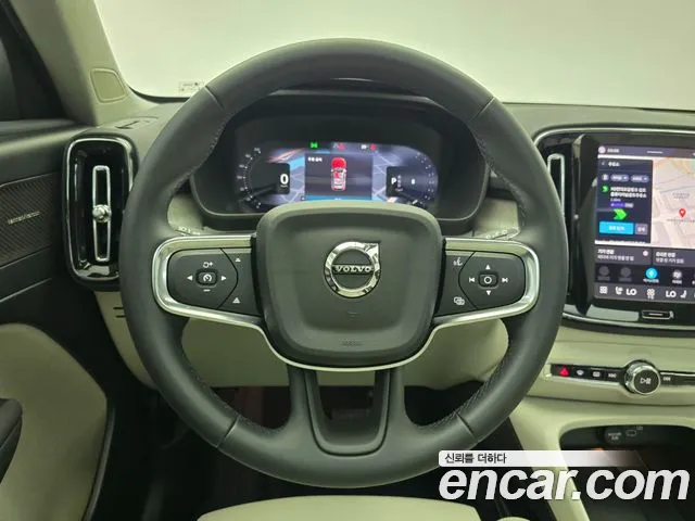 Вольво XC40 B4 Ultra Bright — Фото автомобиля 8