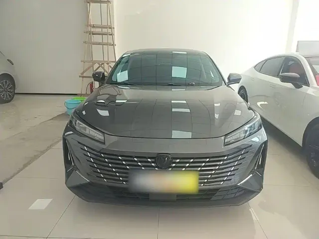 Changan Eado — Фото автомобиля 2