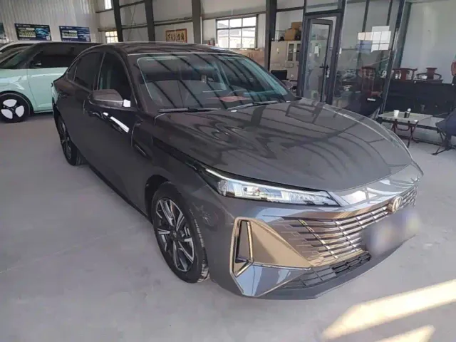 Changan Eado — Фото автомобиля 3