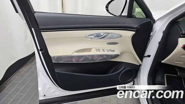 Genesis GV70 — Фото автомобиля 13