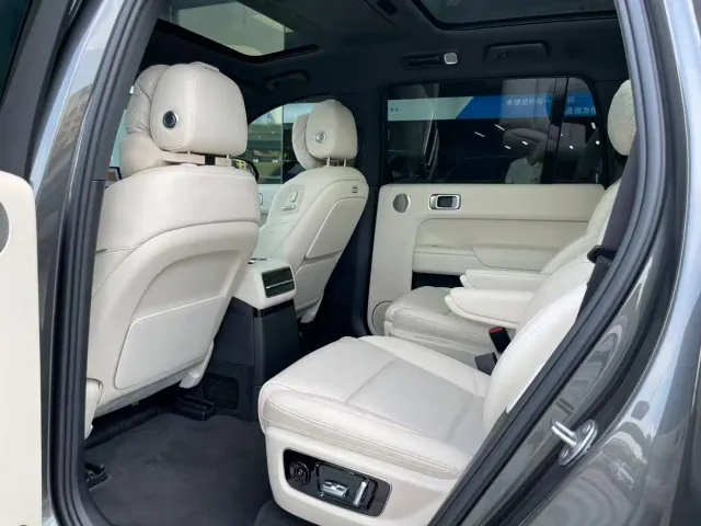 Li Auto L9 — Фото автомобиля 6