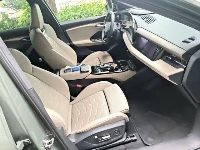 Audi Q6L e-tron — Фото автомобиля 24
