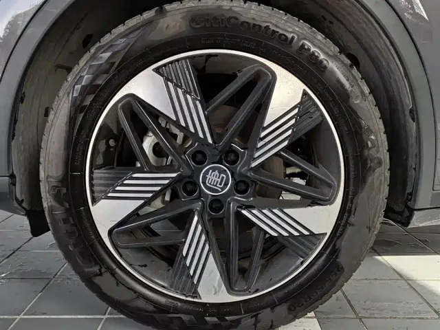 BYD Tang — Фото автомобиля 19