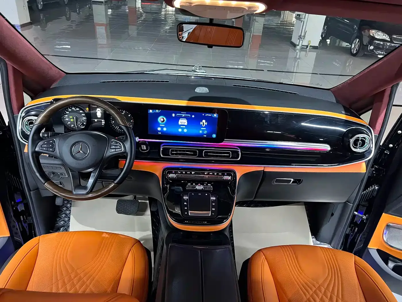 Mercedes-Benz Vito 2021 2.0T Business Edition 7-seater — Фото автомобиля 4