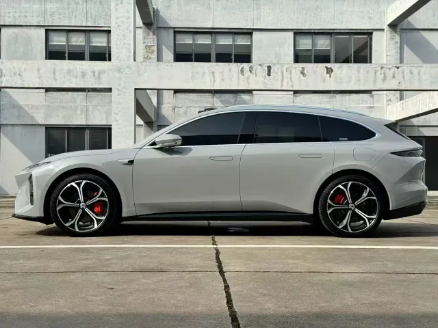 Nio ET5 Touring — Фото автомобиля 8
