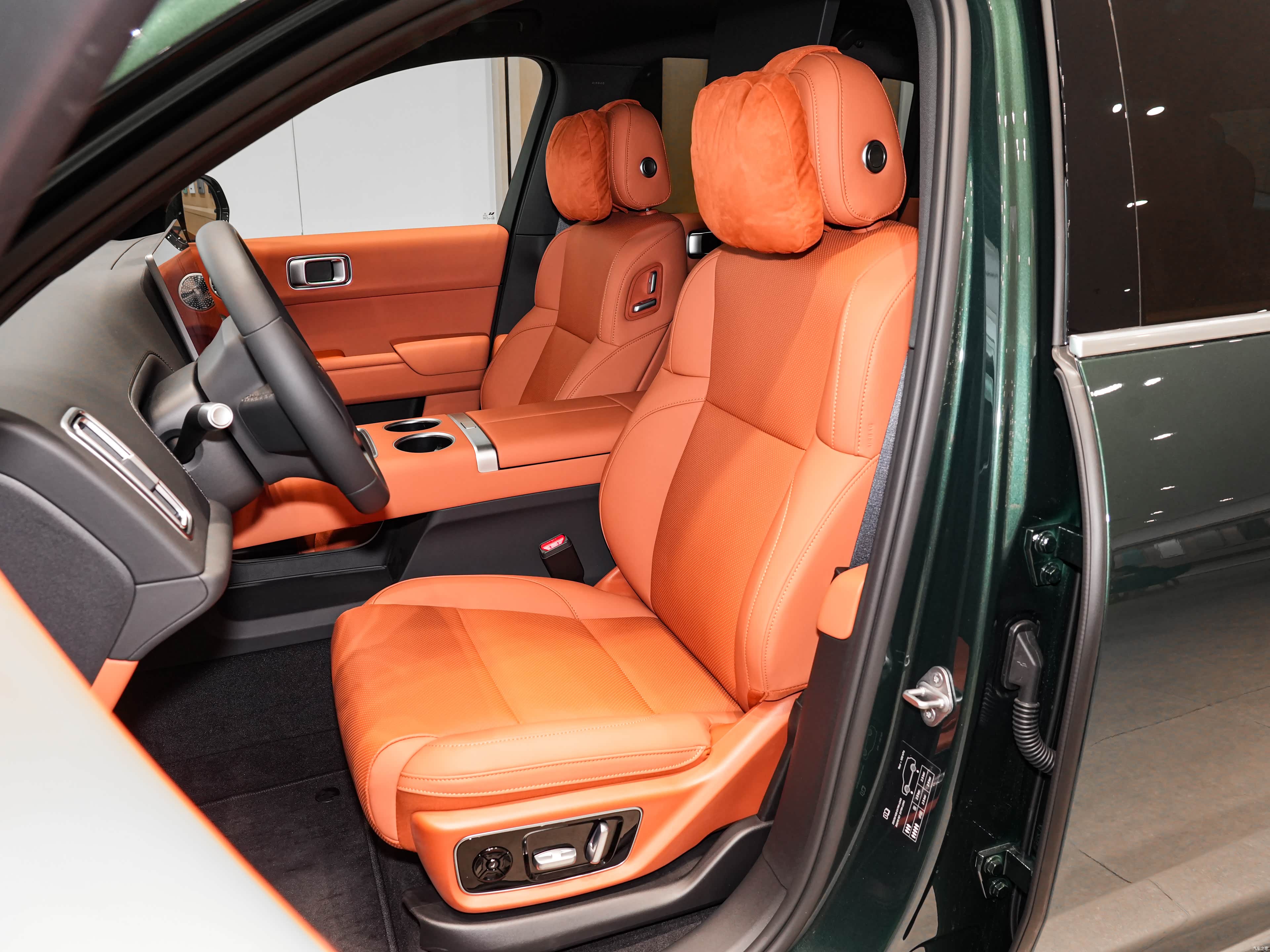 Li Auto L7 — Фото автомобиля 7