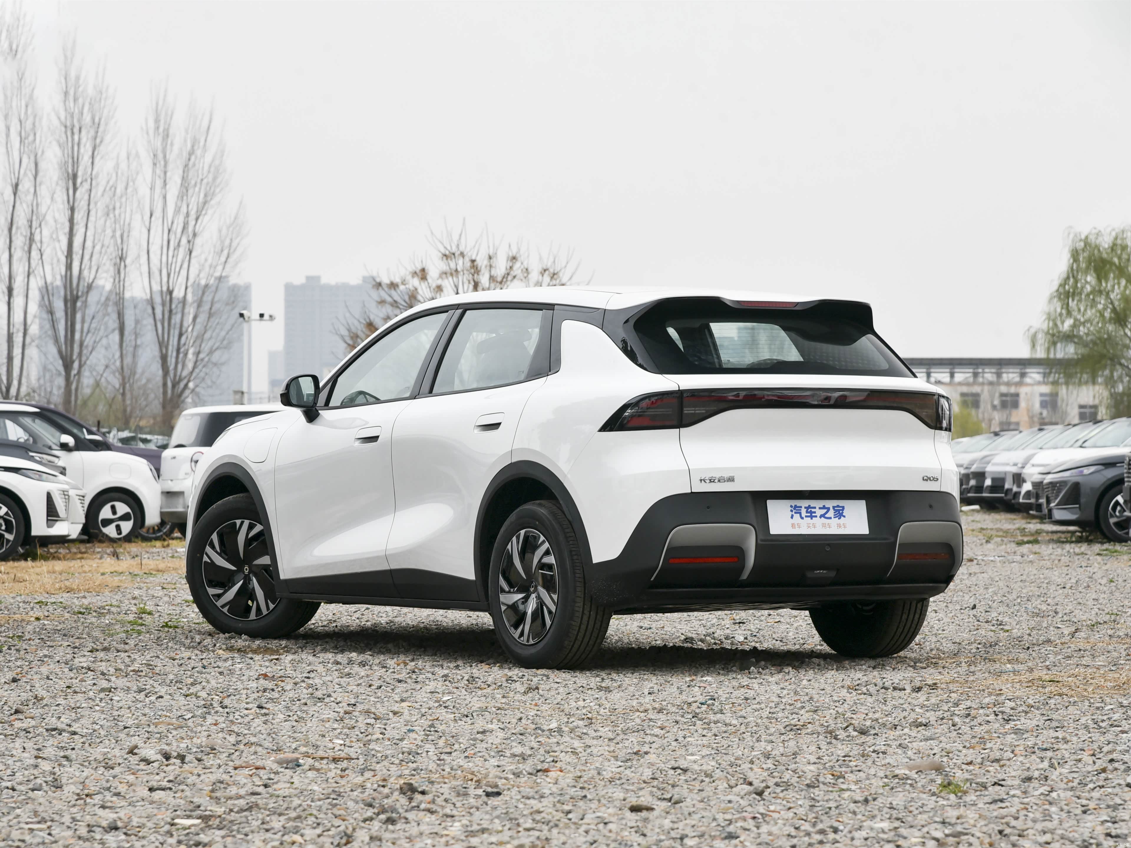 Changan Qiyuan Q05 — Фото автомобиля 2