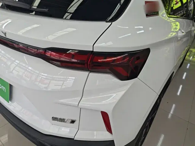 Geely Binyue — Фото автомобиля 7