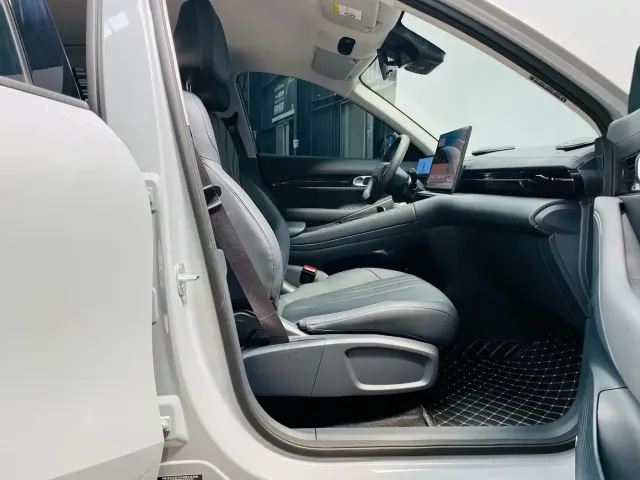 Geely Galaxy E5 — Фото автомобиля 21