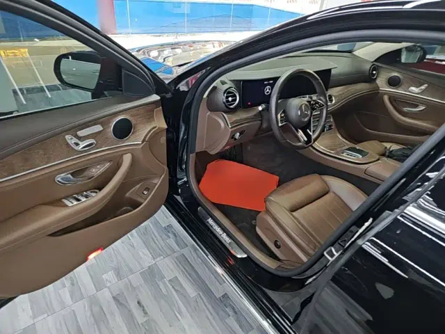 Mercedes-Benz E-Class — Фото автомобиля 15