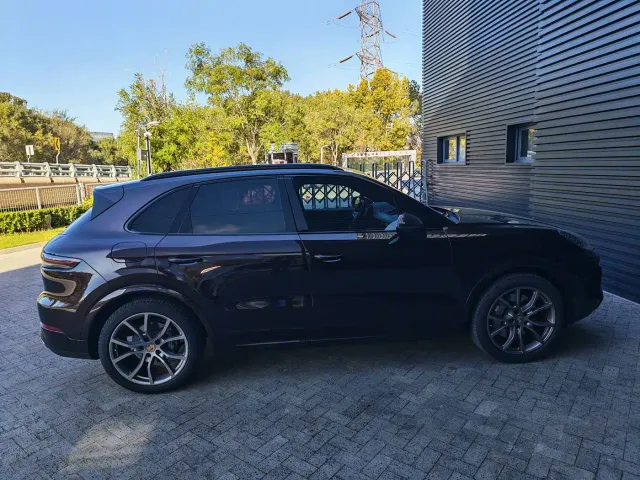Porsche Cayenne — Фото автомобиля 20