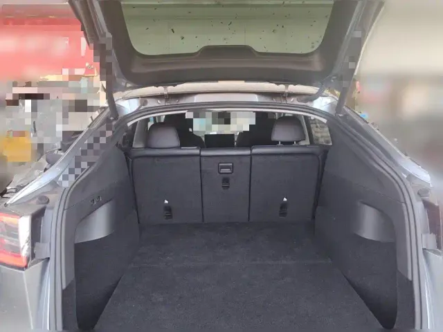 Tesla Model Y — Фото автомобиля 15