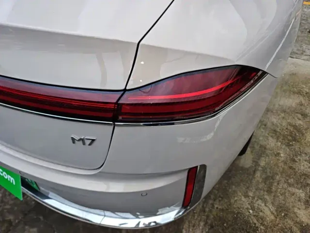 Roewe Roewe M7 DMH 2025 Base — Фото автомобиля 7